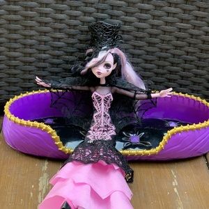 Meet your Posher, Emma